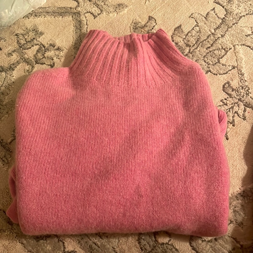 pink sweater